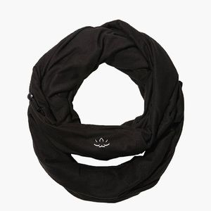 Beyond Yoga Pocket Infinity Scarf NWT